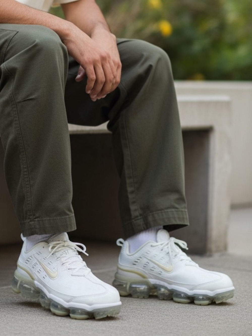 Nike Air VaporMax 360 Sneakers White with Pale Yellow-Gold Swoosh